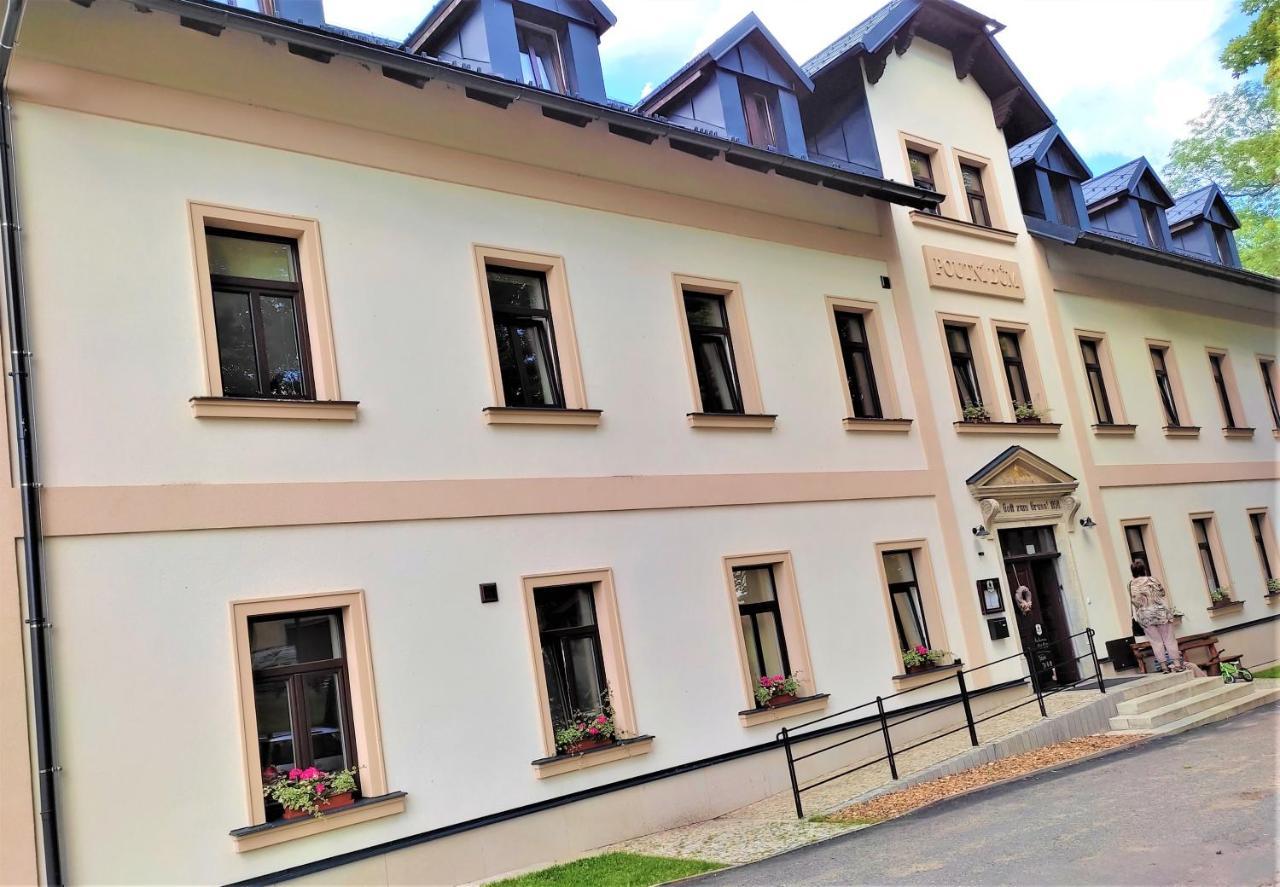 Hotel Poutni Dum Králíky Esterno foto