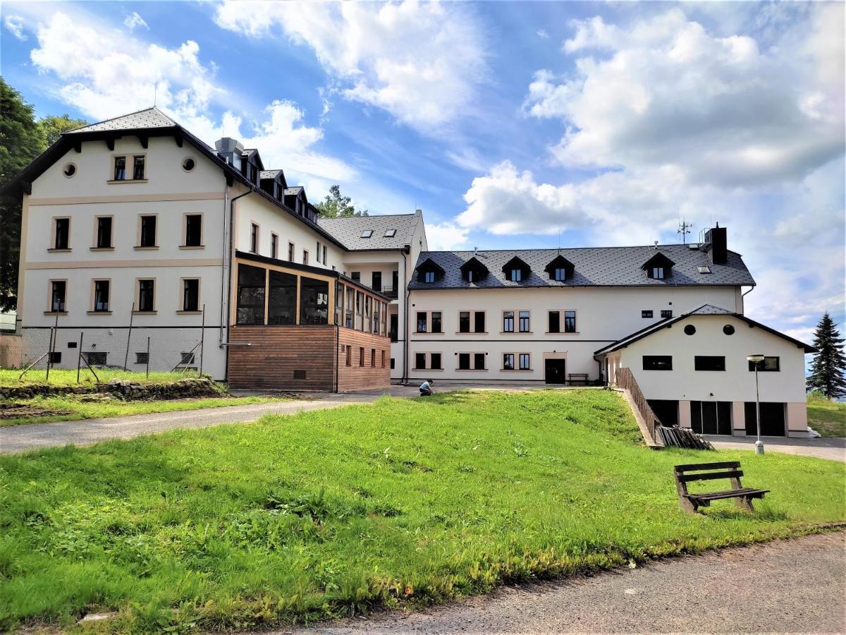 Hotel Poutni Dum Králíky Esterno foto