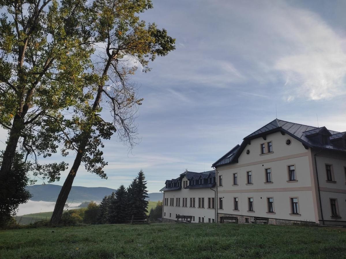 Hotel Poutni Dum Králíky Esterno foto