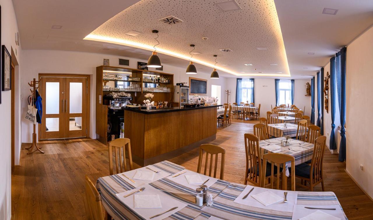 Hotel Poutni Dum Králíky Esterno foto